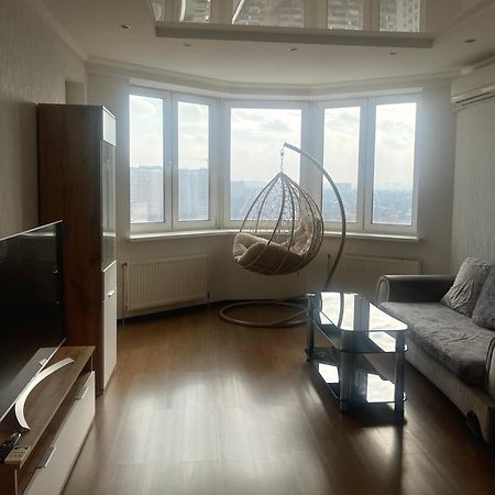 View Apartments, 22 Floor With 2 Rooms Kiev Bagian luar foto